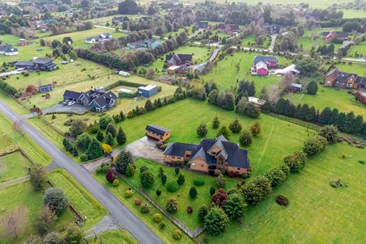 Parcelaciones rurales en Chile y fiscalización del SAG sobre subdivisión de predios agrícolas.