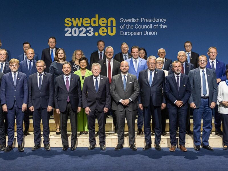 Ministros de Agricultura de la Unión Europea analizan el impacto del acuerdo comercial con Mercosur en el sector agrícola.