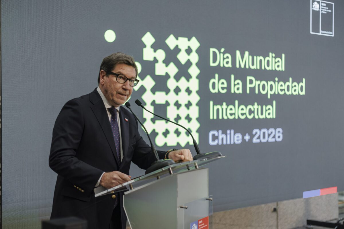 Chile refuerza la propiedad intelectual como motor de innovación y desarrollo, destacando su rol clave en el crecimiento económico del país.