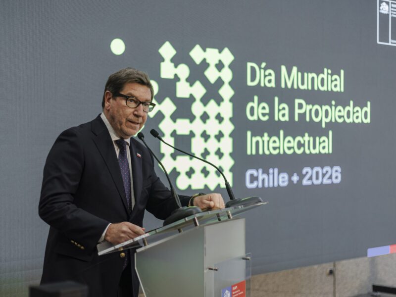 Chile refuerza la propiedad intelectual como motor de innovación y desarrollo, destacando su rol clave en el crecimiento económico del país.