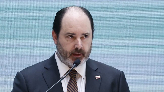 El desempleo en Chile llegó a 8,9% en enero-marzo de 2026. Gobierno advierte que reactivar la economía es clave para crear empleo formal.