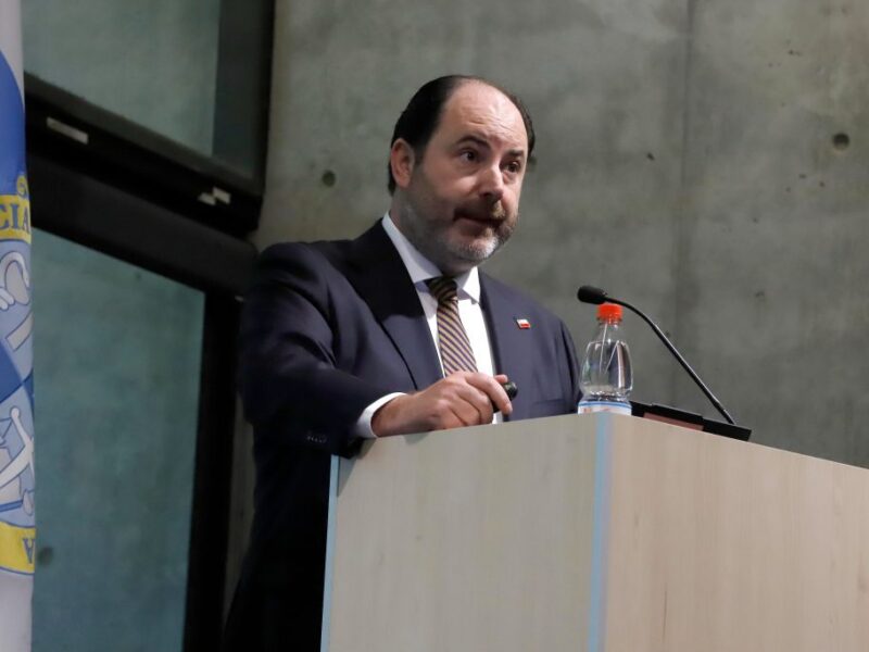 El ministro Tomás Rau advirtió en ICARE que Chile no puede naturalizar el desempleo, tras conocerse que 925 mil personas buscan trabajo.