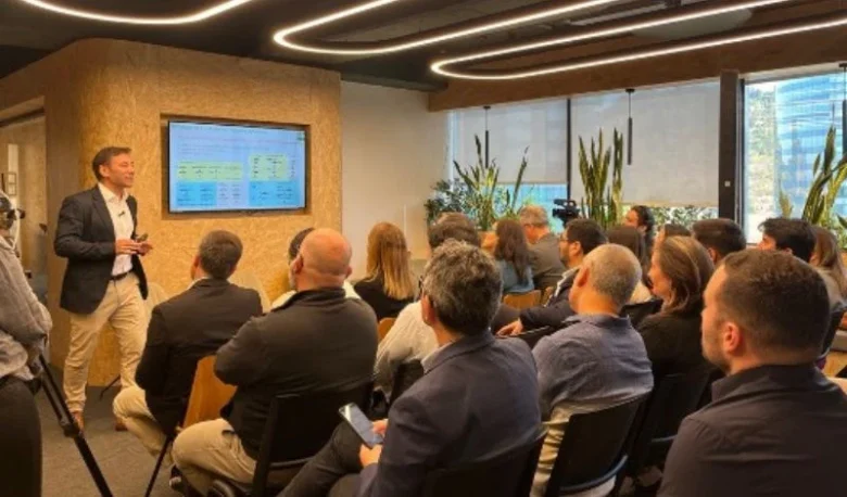 Expertos destacan que la innovación agrícola en Chile depende de conectar ciencia, tecnología y producción para enfrentar el cambio climático y mejorar la competitividad.