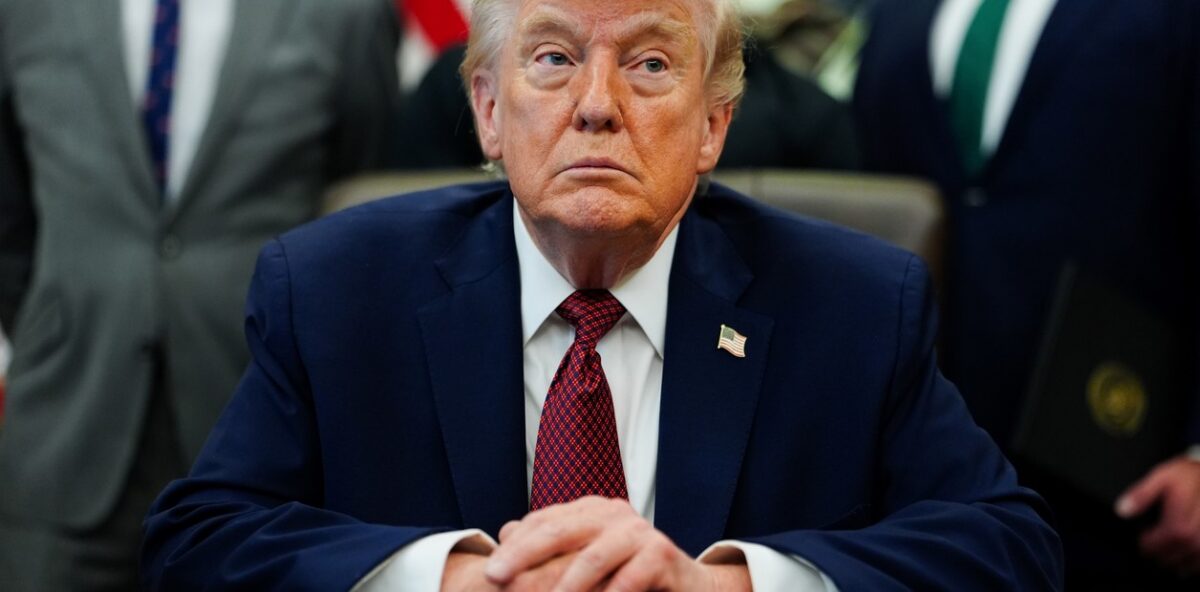 La confianza del consumidor en EE.UU. cae en abril de 2026. Los conflictos internacionales y los precios altos afectando el bolsillo