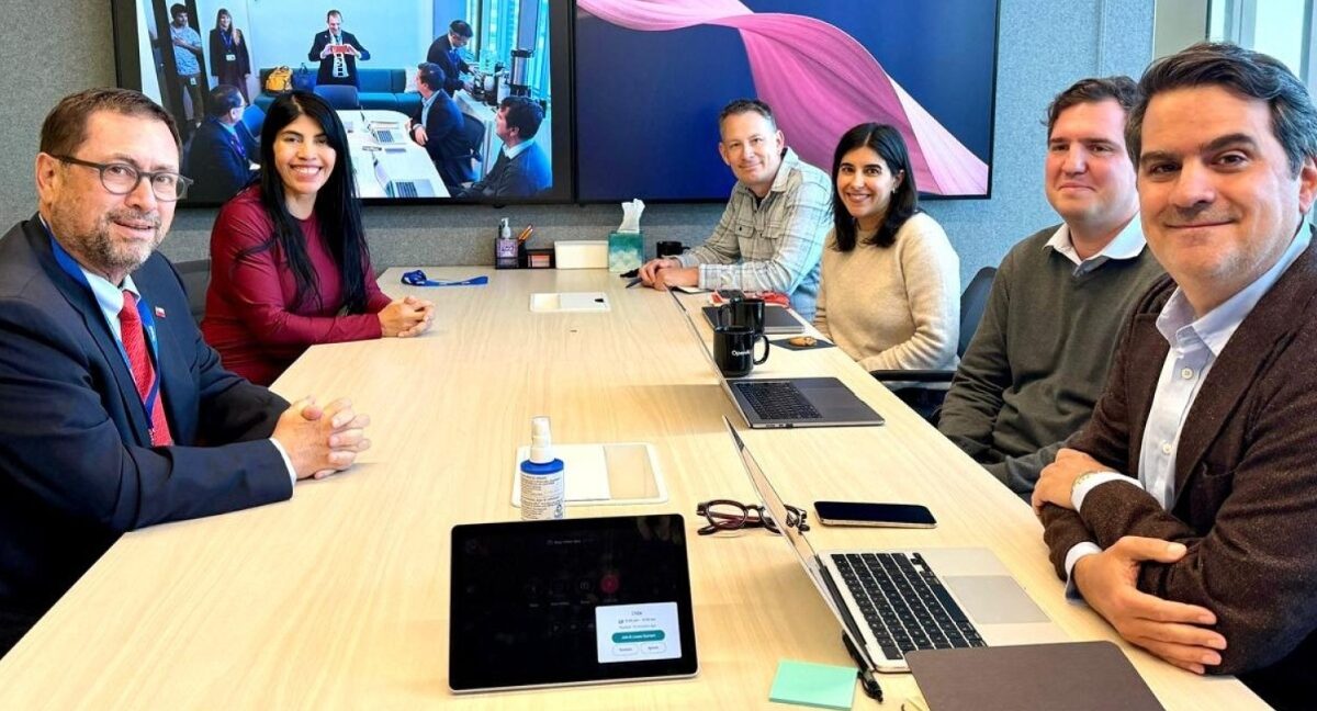Chile busca atraer inversión tecnológica tras reuniones con NVIDIA, Google, Meta, OpenAI, Apple y Salesforce en Silicon Valley.