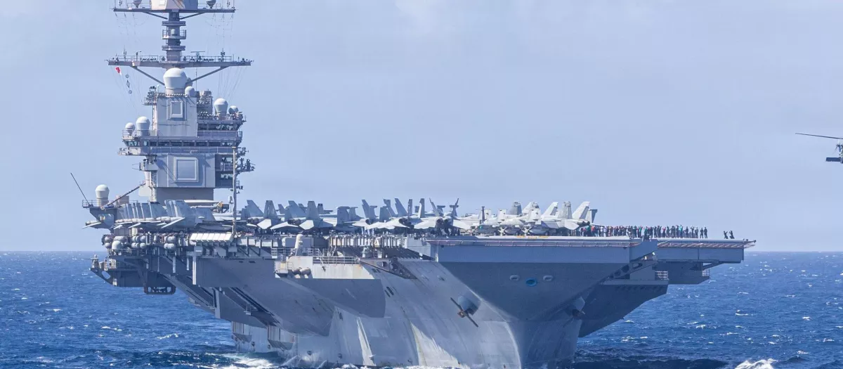 El USS Gerald R. Ford, mayor portaaviones de Estados Unidos, cruzó Gibraltar tras uno de los despliegues más largos de su historia.