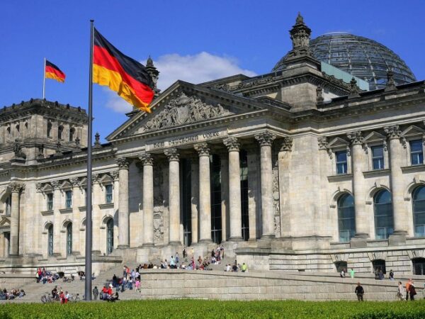 Alemania enfrenta una crisis económica que pone en jaque su histórico modelo industrial