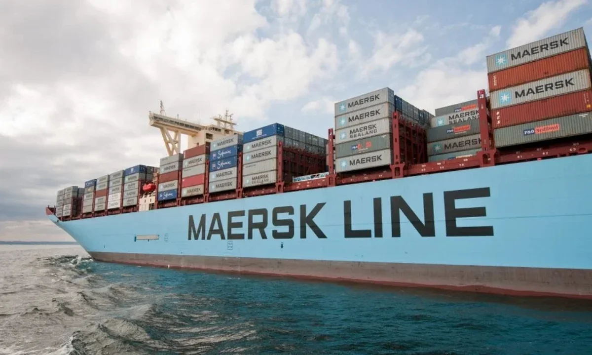 Maersk advirtió un escenario complejo para la logística internacional por tensiones en Asia-Pacífico y desvíos de rutas marítimas.