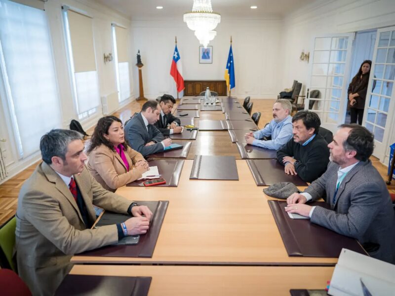 Magallanes fortalece el Programa Transforma Antártica para impulsar innovación, turismo sostenible, ciencia y logística en torno al continente blanco.