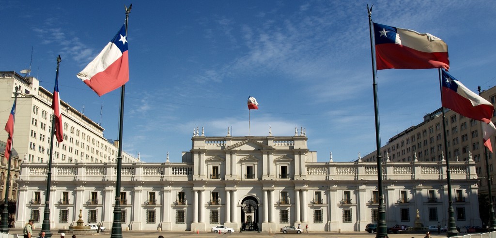 Startup chilena creó una plataforma que revisa automáticamente la transparencia estatal y detecta incumplimientos normativos.