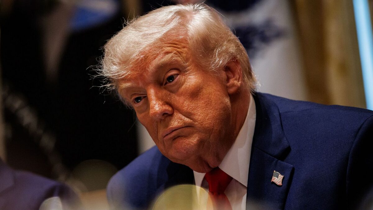 Trump afirmó que existe un acuerdo con Irán, pero Teherán aseguró que aún no está cerrado. El estrecho de Ormuz sigue bloqueado.