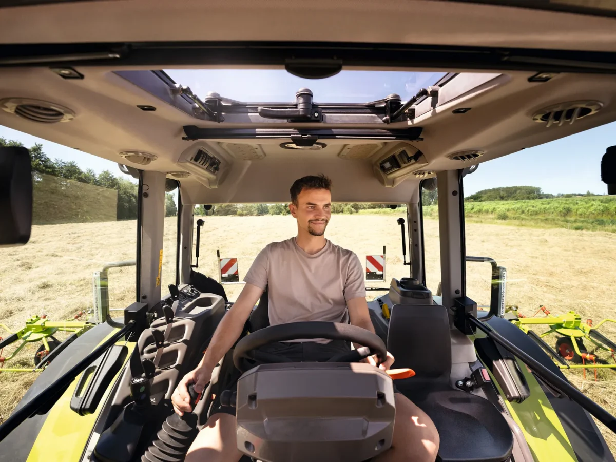 El joven de 19 años que nunca tocó un tractor real, pero fue contratado para operar maquinaria de US$ 200.000 por ser campeón de eSports