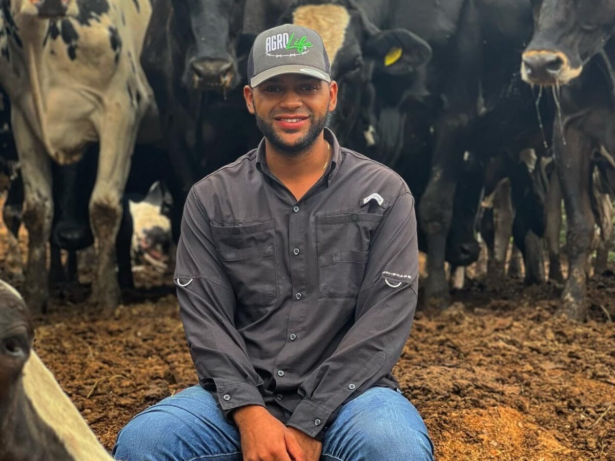 José Israel Brito: el veterinario dominicano que enseña porcicultura a toda Latinoamérica y ahora quiere resolver el mayor problema del pequeño productor